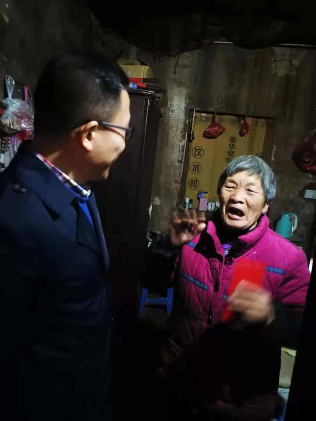 春风行动暖人心邓涛到雨溪街道慰问困难群众和党员(图2)